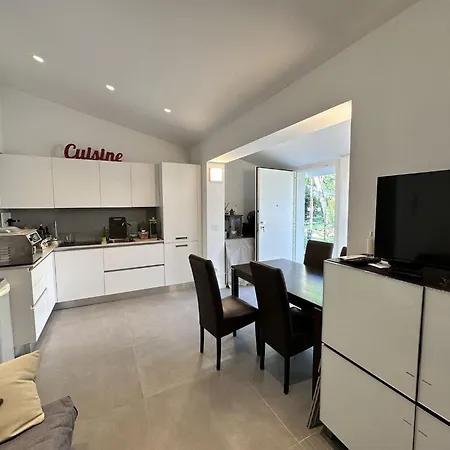 Διαμέρισμα Lovely For Families With Garden And Fireplace Λινιάνο Σαμπιαντόρο